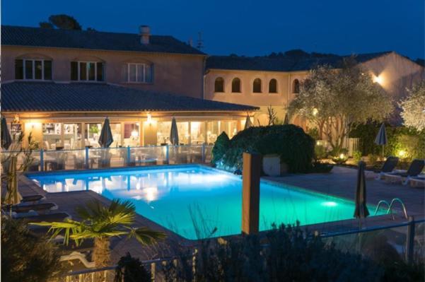 Logis Hostellerie De L'Abbaye Le Thoronet Exteriör bild